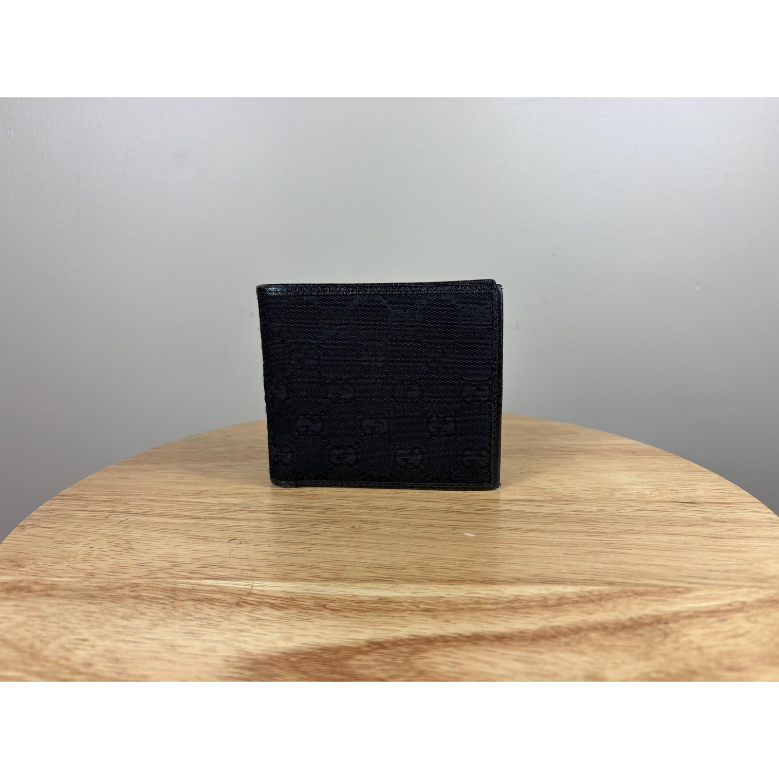 Authentic Gucci Vintage Bifold Wallet Black Gg